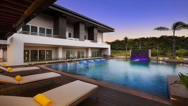 accommodation booking websites design